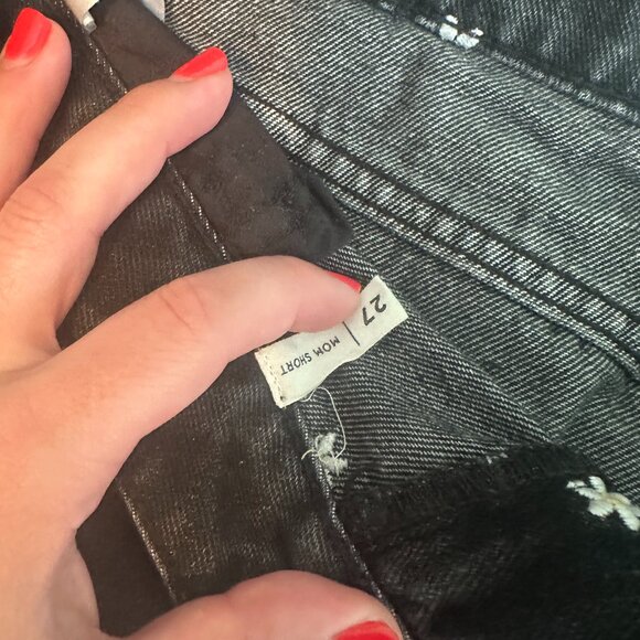 PacSun Black Daisy Embroidered Denim Mom Shorts - Picture 5 of 7